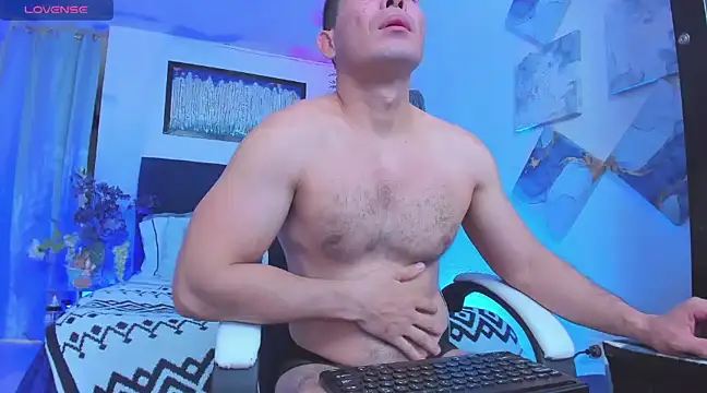 Snapshot of Adil_aminn chatting on 01/28/25, 02:42 Adil aminn online show from 01/28/25, 02:42