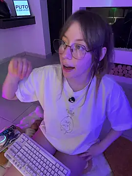 Snapshot of _nobara__ chatting on 02/08/26, 06:33 nobara online show from 02/08/26, 06:33