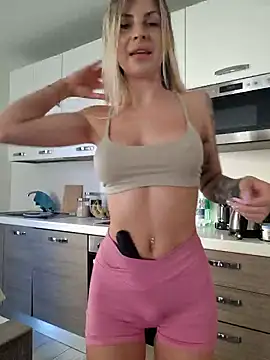 Snapshot of EileX_official chatting on 01/10/25, 07:14 EileX official online show from 01/10/25, 07:14