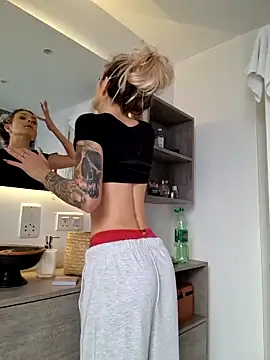 Snapshot of EileX_official chatting on 02/28/25, 07:26 EileX official online show from 02/28/25, 07:26