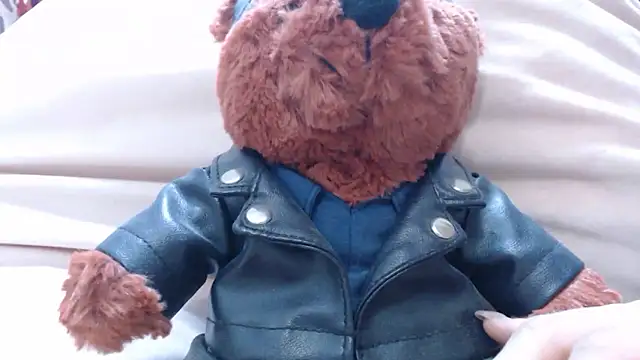 AMI   oO online show from 09/23/25, 03:41