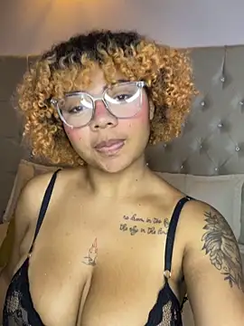 Eloisa cleavage  online show from 03/13/26, 10:20