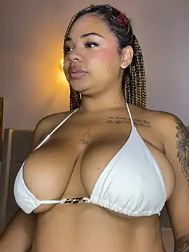 Snapshot of Eloisa_cleavage_ chatting on 07/16/26, 10:12 Eloisa cleavage online show from 07/16/26, 10:12