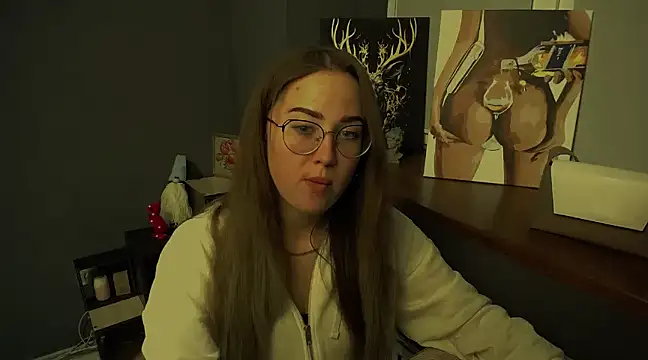 Snapshot of luxie_milady chatting on 02/03/25, 01:19 luxie milady online show from 02/03/25, 01:19