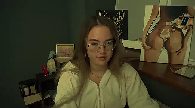 Snapshot of luxie_milady chatting on 01/14/25, 04:18 luxie milady online show from 01/14/25, 04:18