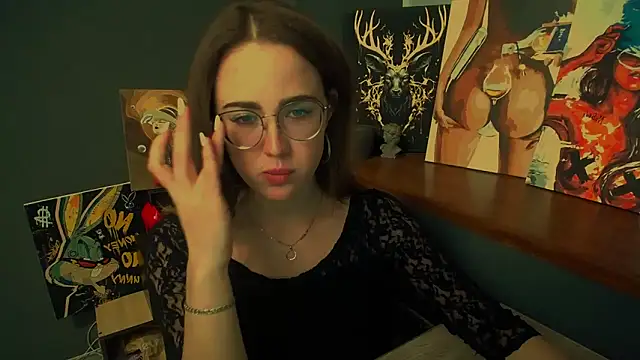 luxie milady online show from 04/21/26, 01:39