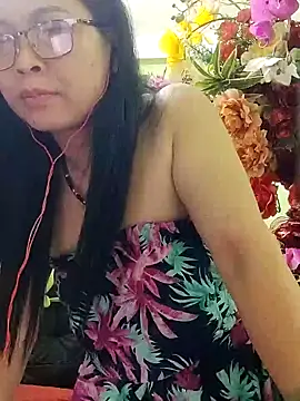 Snapshot of Hangem111 chatting on 06/29/26, 10:48 Hangem111 online show from 06/29/26, 10:48
