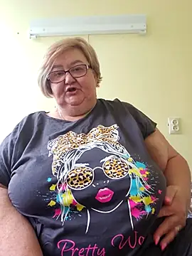 Snapshot of Awn290668 chatting on 10/04/25, 11:01 Awn290668 online show from 10/04/25, 11:01