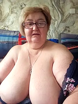 Awn290668 online show from 10/22/25, 05:40