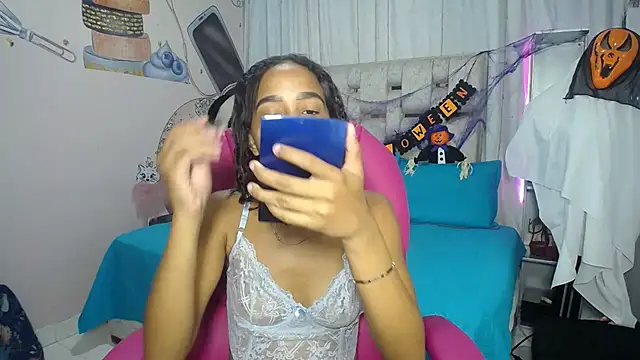 EMMA SWEETT1 online show from 10/24/25, 01:10