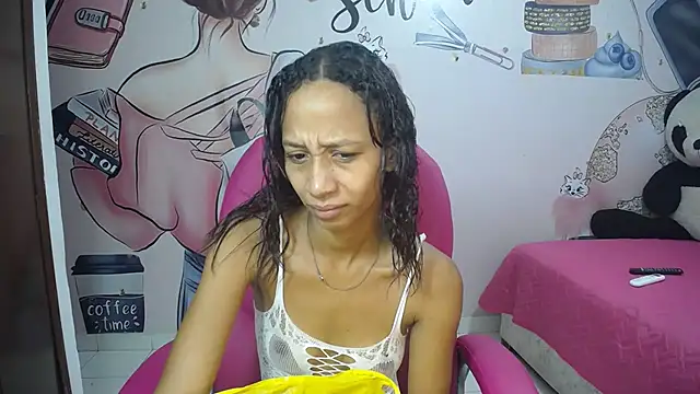 EMMA SWEETT1 online show from 09/24/25, 12:33