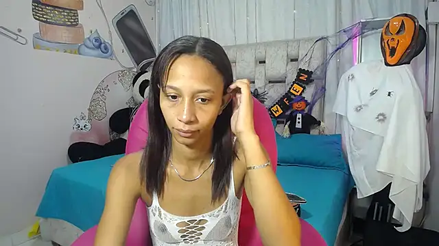 EMMA SWEETT1 online show from 11/03/25, 12:42