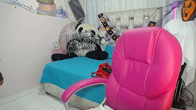 EMMA SWEETT1 online show from 10/31/25, 12:46