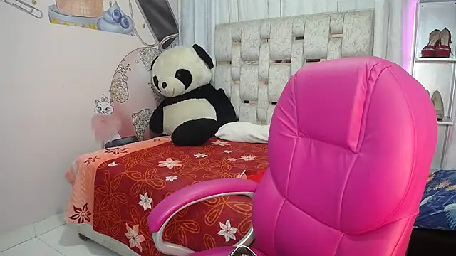 EMMA SWEETT1 online show from 12/05/25, 12:48