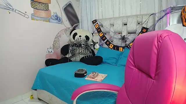 EMMA SWEETT1 online show from 11/01/25, 05:40