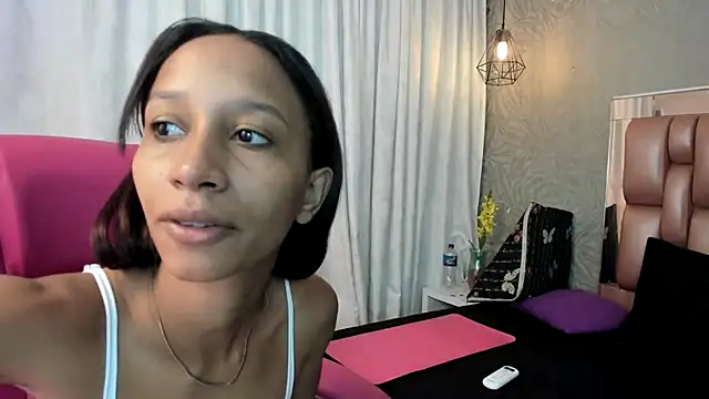 EMMA SWEETT1 online show from 11/27/25, 06:30