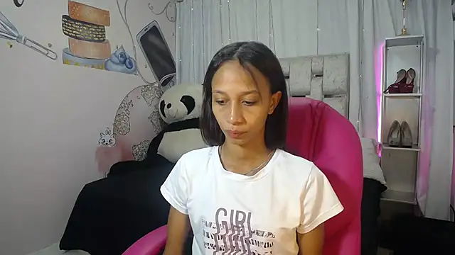 EMMA SWEETT1 online show from 11/26/25, 12:27