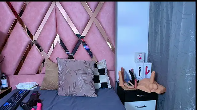 RoxetteMature online show from 07/01/26, 12:16