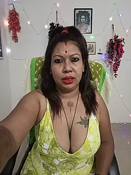 YOUR LOVELY-40 online show from 06/10/26, 05:47