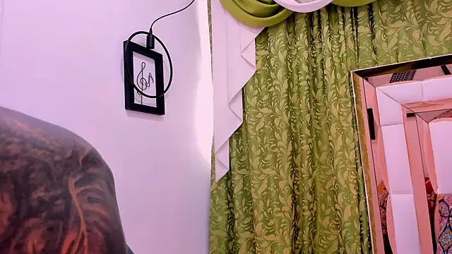 dilan scootk  online show from 12/04/25, 07:35