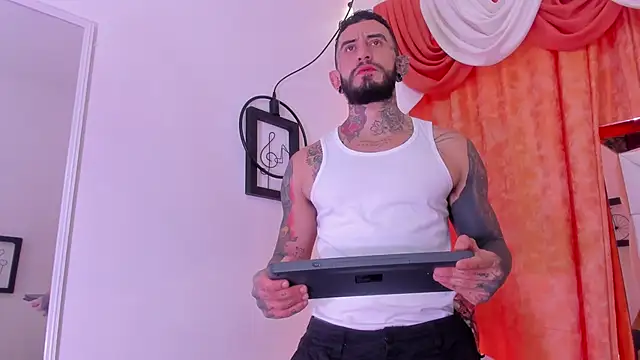 dilan scootk  online show from 03/18/26, 07:26