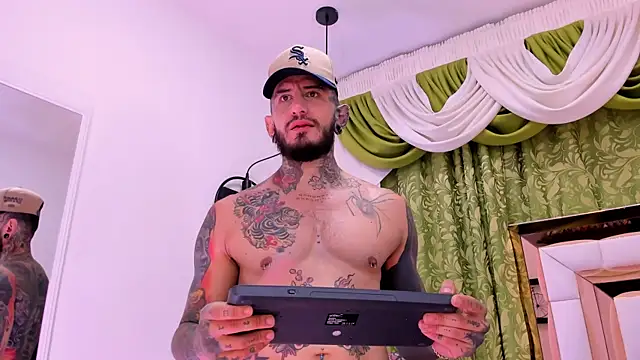 Snapshot of dilan_scootk_ chatting on 12/22/25, 03:12 dilan scootk online show from 12/22/25, 03:12