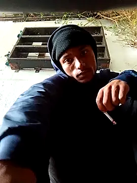 Snapshot of slimmydaddy69 chatting on 03/12/26, 12:31 slimmydaddy69 online show from 03/12/26, 12:31