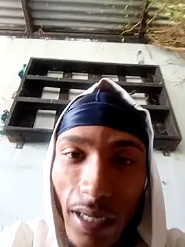 Snapshot of slimmydaddy69 chatting on 04/12/26, 09:45 slimmydaddy69 online show from 04/12/26, 09:45