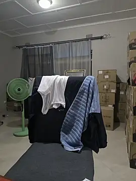 kisstoyousoon2024 online show from 12/19/25, 05:26