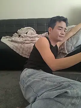 kisstoyousoon2024 online show from 11/09/25, 12:53