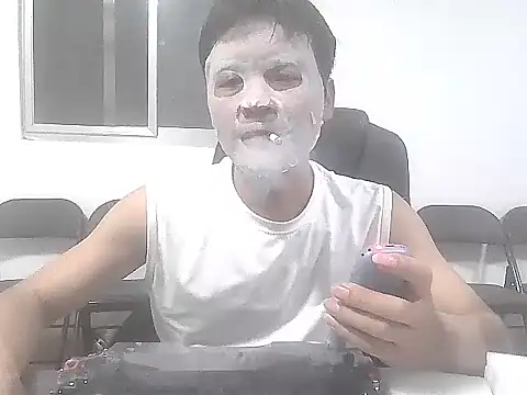 kisstoyousoon2024 online show from 12/03/25, 08:19