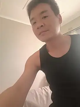 kisstoyousoon2024 online show from 11/07/25, 12:21