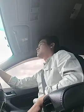 kisstoyousoon2024 online show from 12/23/25, 07:29