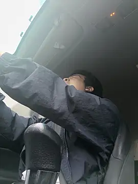 kisstoyousoon2024 online show from 12/17/25, 05:56