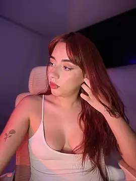 Snapshot of veronicaapink chatting on 11/16/25, 12:04 veronicaapink online show from 11/16/25, 12:04