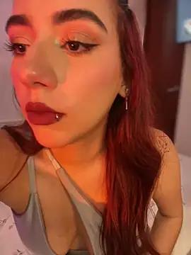 Snapshot of veronicaapink chatting on 11/07/25, 08:57 veronicaapink online show from 11/07/25, 08:57