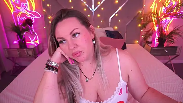 KiraCandyS online show from 04/16/26, 09:39