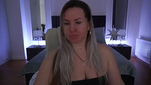 KiraCandyS online show from 03/25/26, 10:41