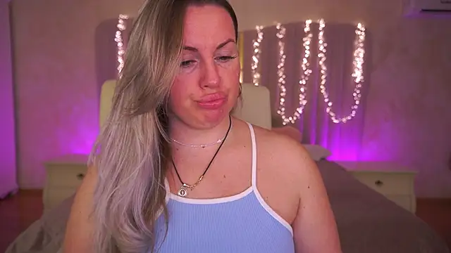 KiraCandyS online show from 03/19/26, 09:15