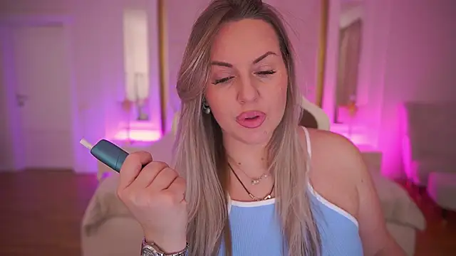 KiraCandyS online show from 02/11/26, 08:41