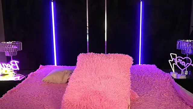 Snapshot of KiraCandyS chatting on 03/08/25, 03:28 KiraCandyS online show from 03/08/25, 03:28