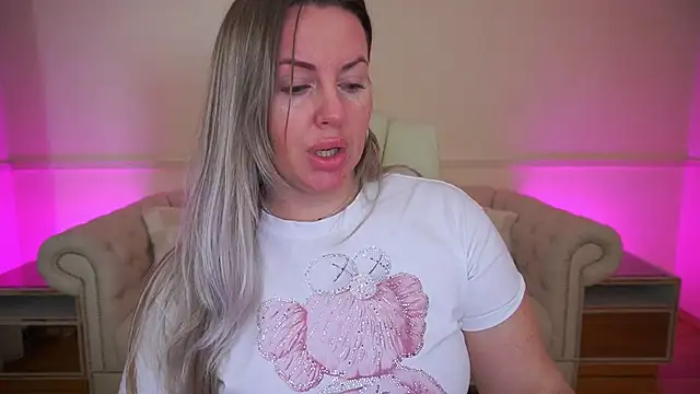 KiraCandyS online show from 03/31/26, 08:22