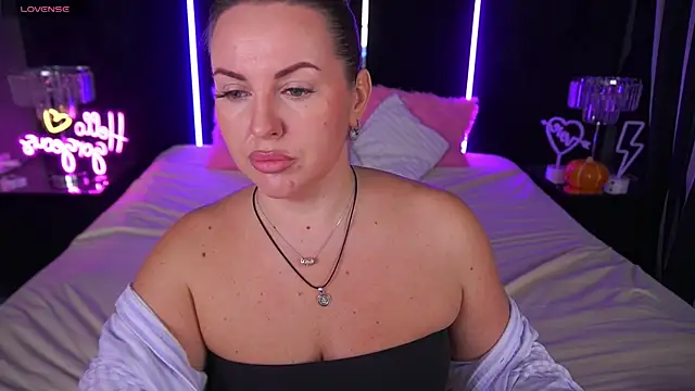 Snapshot of KiraCandyS chatting on 11/21/25, 09:58 KiraCandyS online show from 11/21/25, 09:58