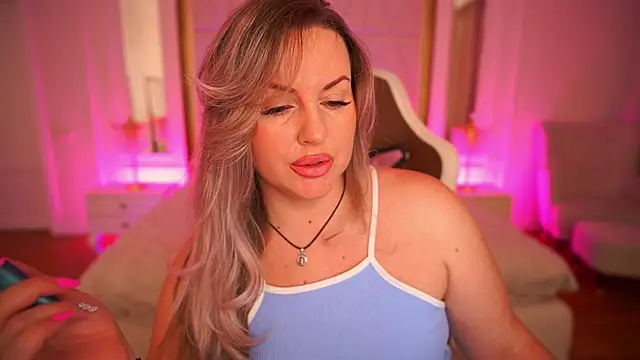 KiraCandyS online show from 02/08/26, 10:18