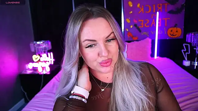 Snapshot of KiraCandyS chatting on 11/03/25, 10:35 KiraCandyS online show from 11/03/25, 10:35