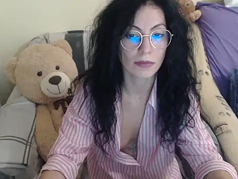 Snapshot of Emmatoo chatting on 01/11/26, 06:48 Emmatoo online show from 01/11/26, 06:48