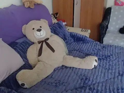 Snapshot of Emmatoo chatting on 01/15/26, 01:03 Emmatoo online show from 01/15/26, 01:03