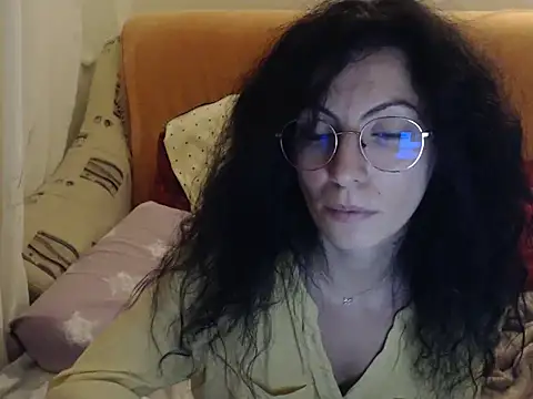 Emmatoo online show from 11/18/25, 08:34