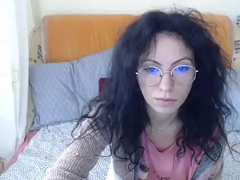 Emmatoo online show from 10/31/25, 09:06