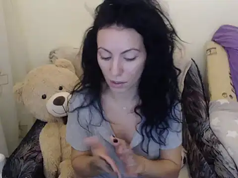 Snapshot of Emmatoo chatting on 01/07/26, 10:42 Emmatoo online show from 01/07/26, 10:42